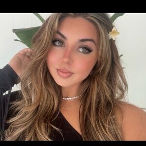 Meet your Posher, Hayla